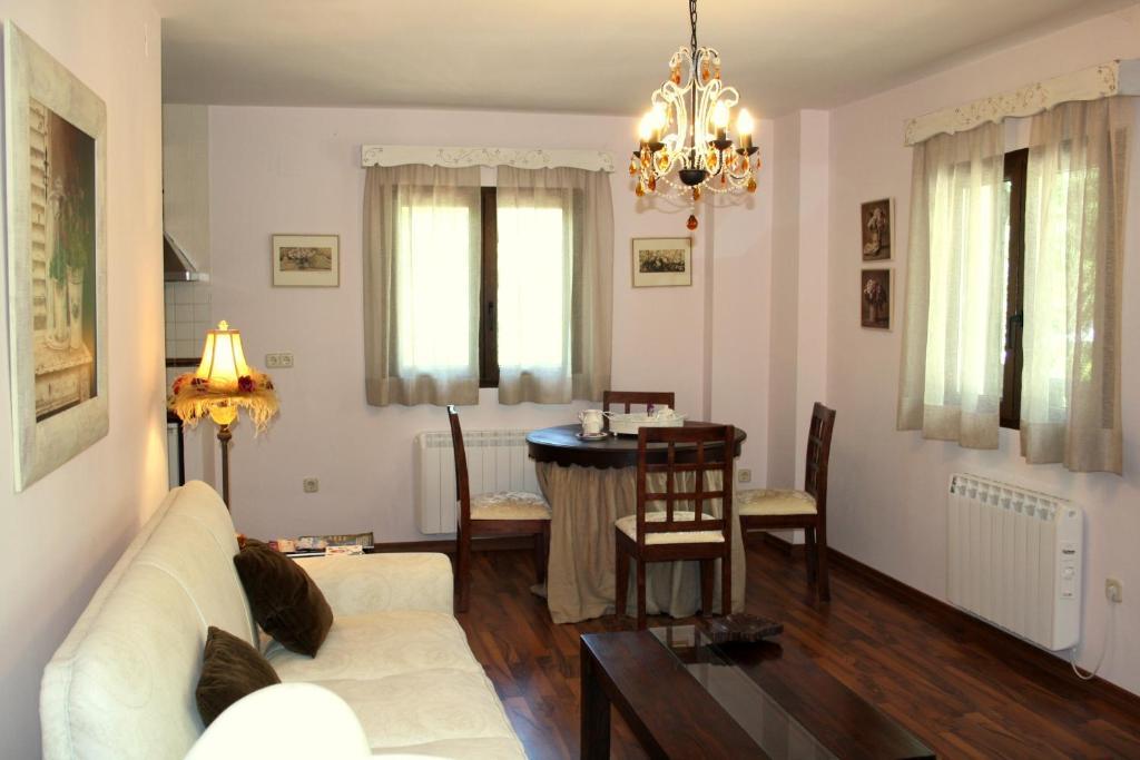 El Horreo Apartment Miraflores de la Sierra Room photo